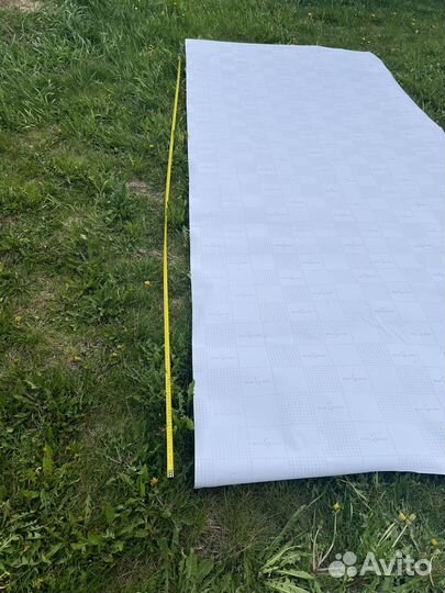 Виниловая пленка для автомобиля