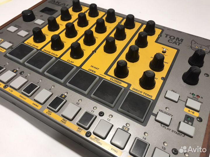 Akai Tom Cat Аналоговая Драм Машина
