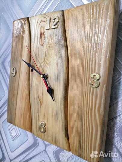 Часы из массива дерева ручной работы