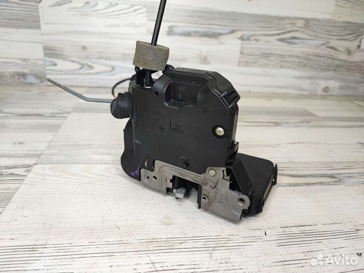 Замок передний левый W211