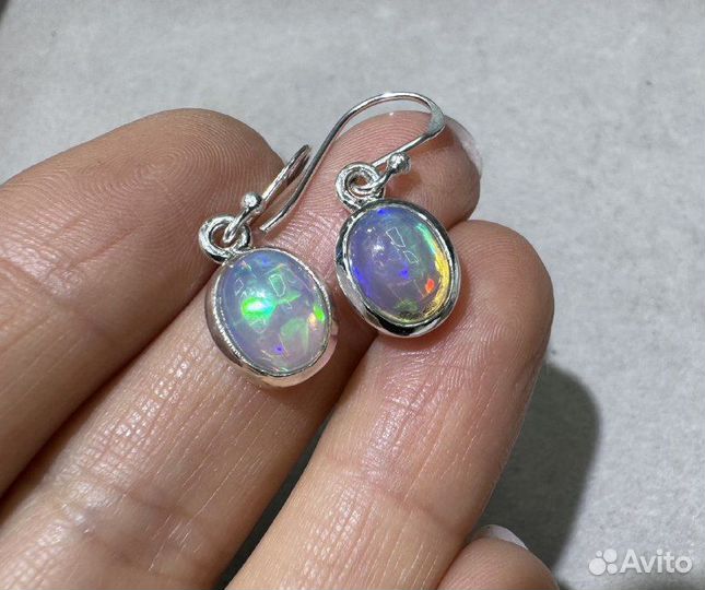Серебряные серьги с опалом
