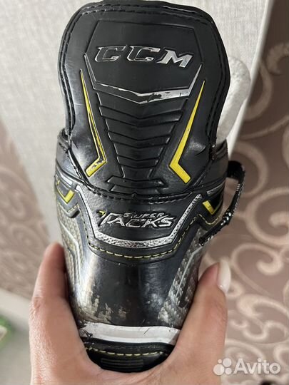 Коньки хоккейные