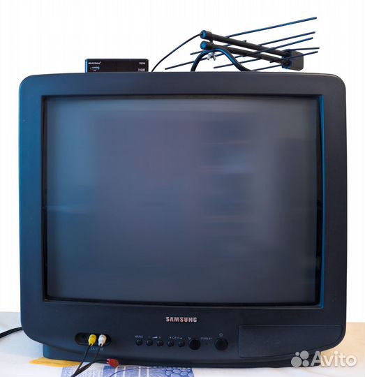 Телевизор Samsung CK-5373Z с пультом и антенной
