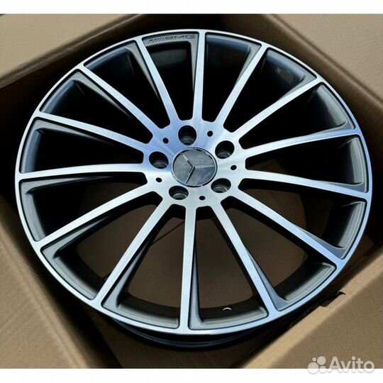 Кованые Диски R22 на Mercedes AMG