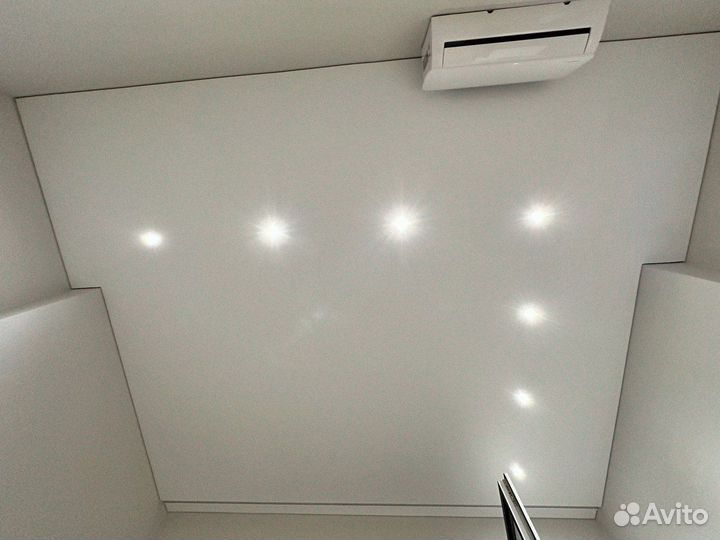 Натяжные потолки / Натяжные потолки с освещением