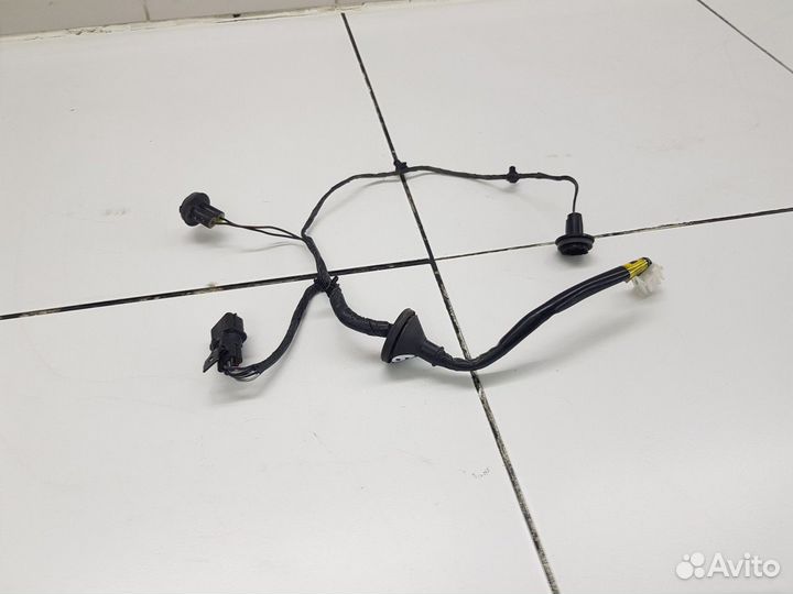 Электропроводка накладки крышки багажника