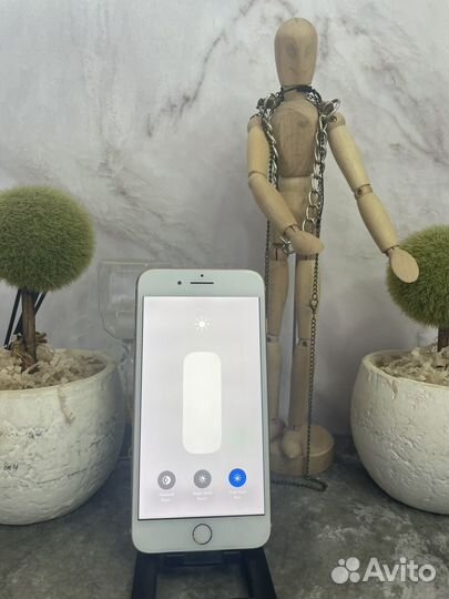 iPhone 8 Plus, 64 ГБ