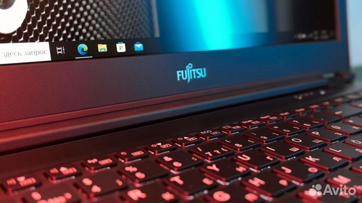 Fujitsu lifebook U757 I5-7th 16GB 256GB Как Новый