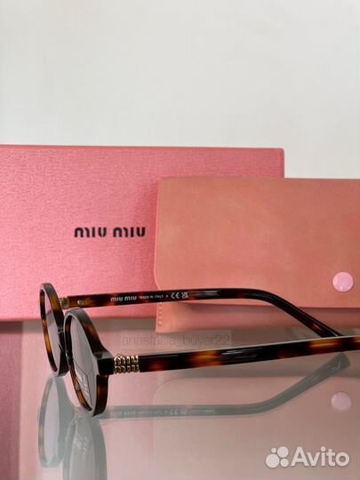 Солнцезащитные очки Miu Miu regard