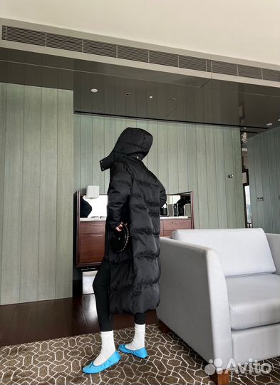 Пуховик женский Prada