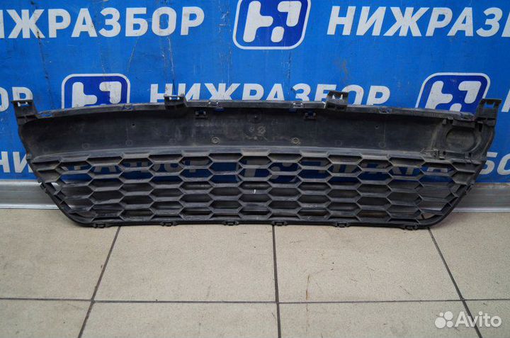 Решетка в бампер Mazda 2 DE 2007-2014