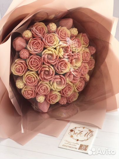 Шоколадный букет, букет в шляпной коробке