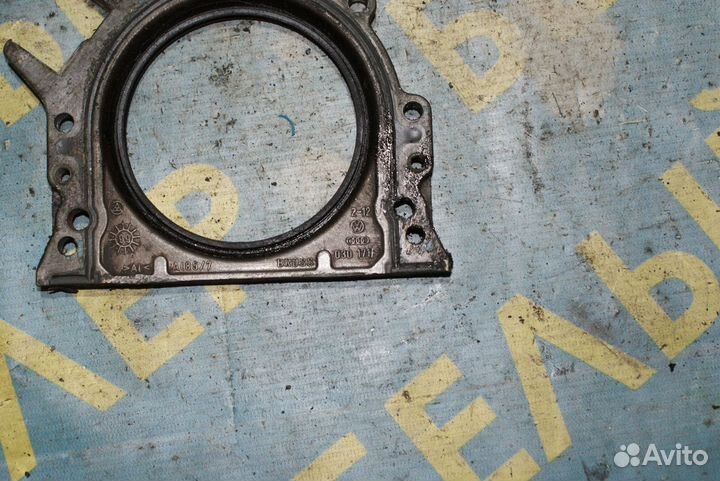 Крышка коленвала Volkswagen Golf 4 Variant