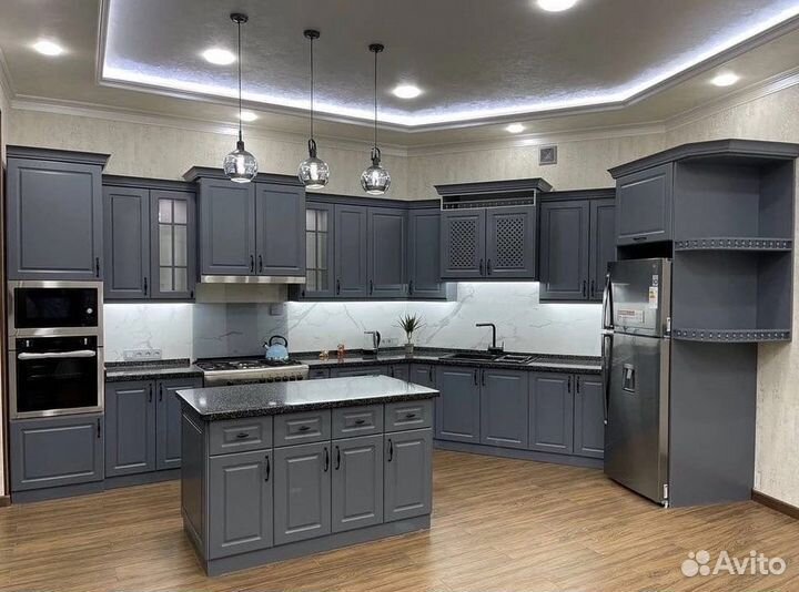 Кухонный гарнитур Островной