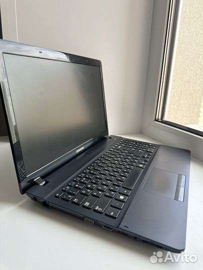 Ноутбук samsung np270e5e