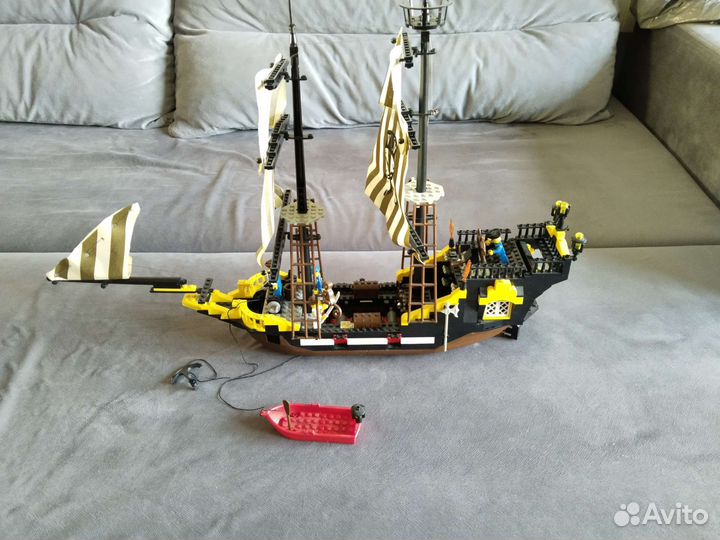 Lego пиратский корабль (не оригинал)