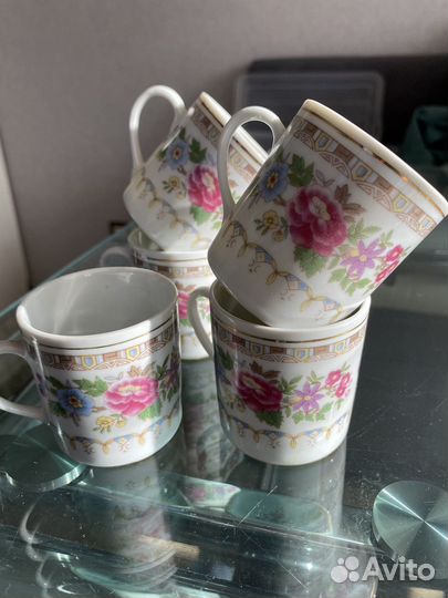 Кофейные кружки с блюдцами