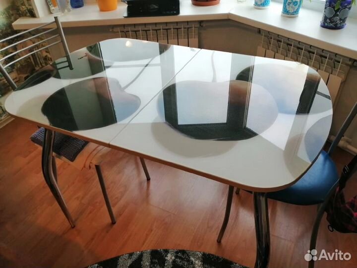 Кухонный стол