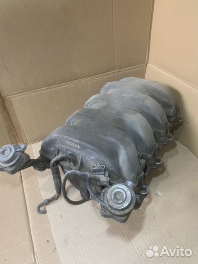 Впускной коллектор Mercedes 220 m113