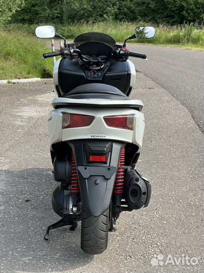 Скутер Honda Forza mf12 mf-12 максискутер