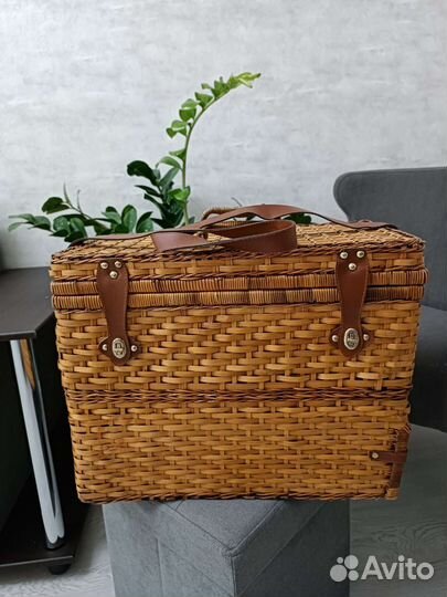 Чемодан для пикника с посудой на 6 персон