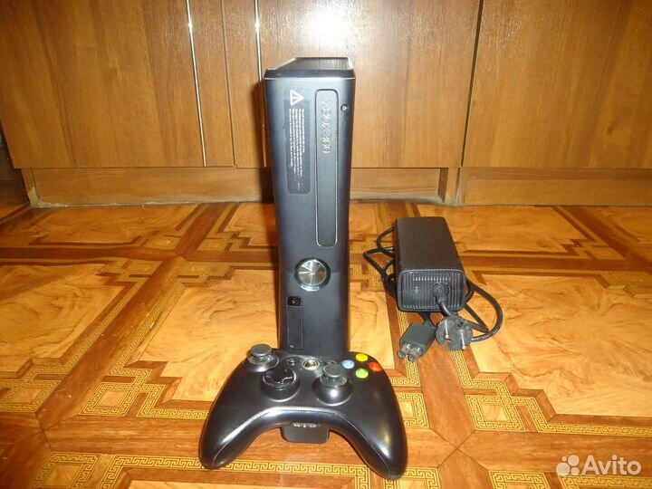 Xbox 360 Slim прошита (Freeboot) 320Gb