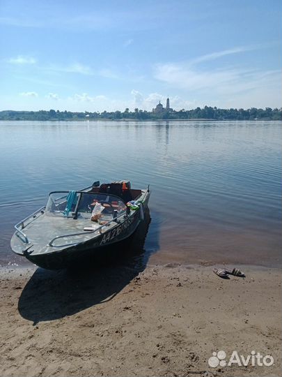 Лодка с Мотором