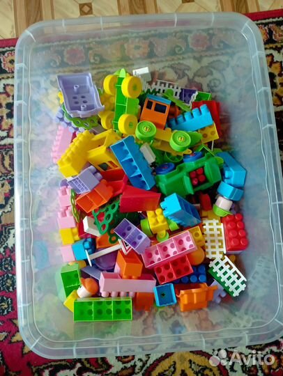 Lego duplo с контейнером