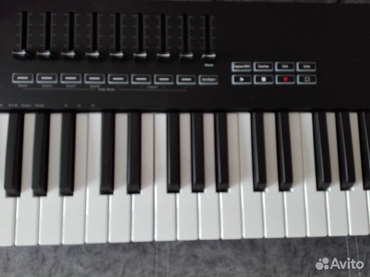 Novation Launchkey 49 MK3 Новая