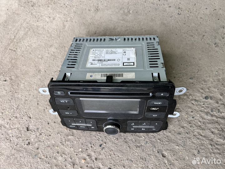 Магнитола Рено Логан 2