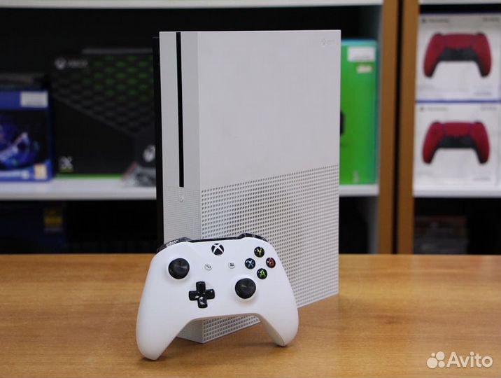 Игровая приставка Xbox One S 1Tb White белый бу