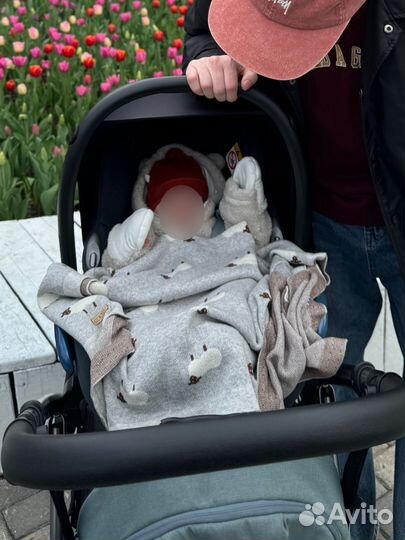 Автокресло Maxi-Cosi CabrioFix +адаптеры tutis