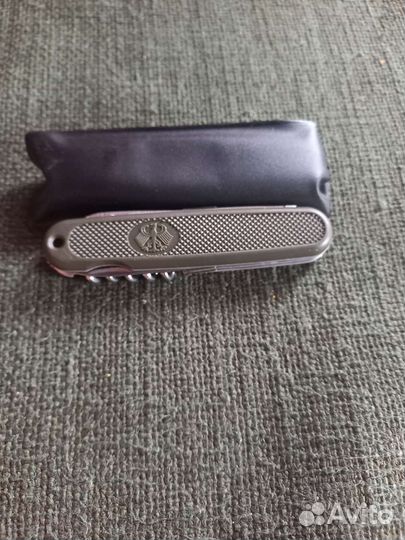 Швейцарский,многопредметный нож бундесвера