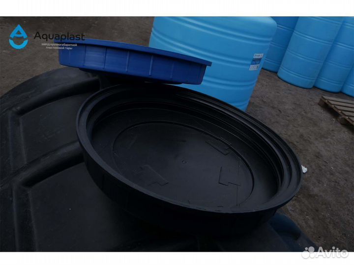 Бак пластиковый пищевой 10 кубов (вертикальный, по