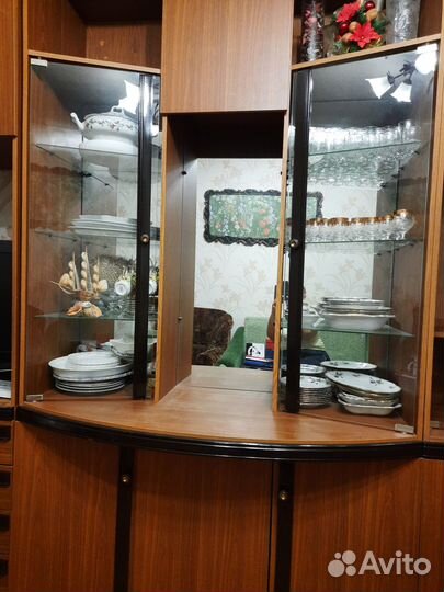 Продам сервант б/у