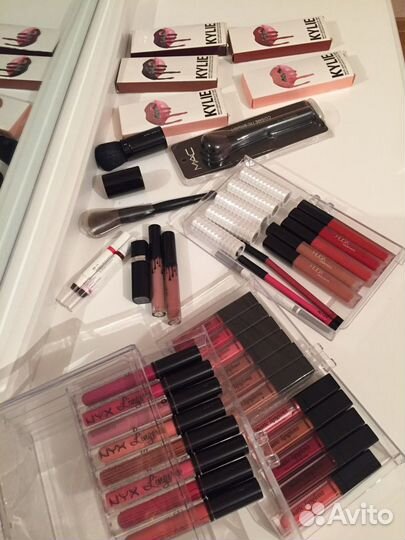 Матовые помады, косметика