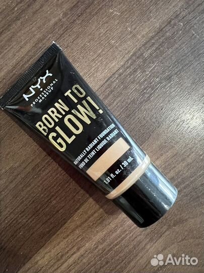 Nyx born to glow крем тональный