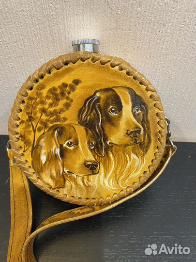 Фляжка кожаная