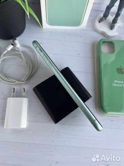 iPhone 11, 64 ГБ