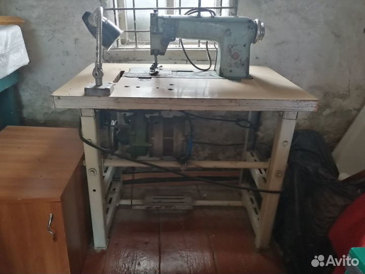 Швейная машина