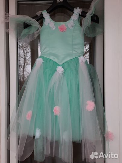 Нарядное праздничное платье для девочки