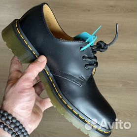 Dr martens hot sale low black