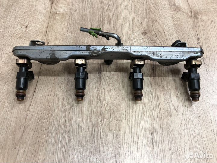 Рампа с форсунками Honda Civic 8 4d