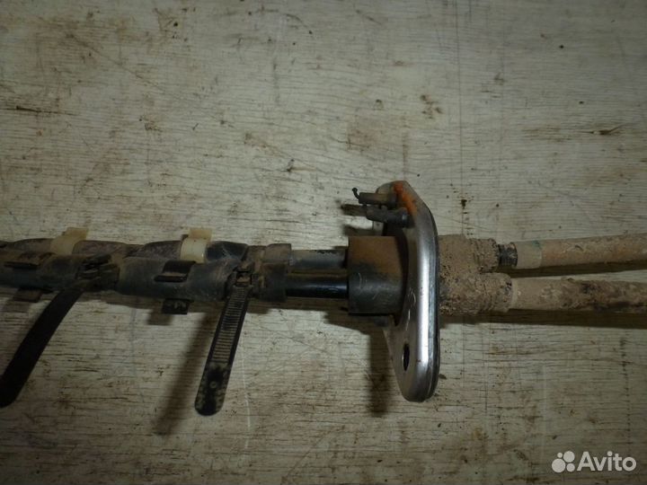 Трос МКПП Митсубиси Ланцер 9 1.6