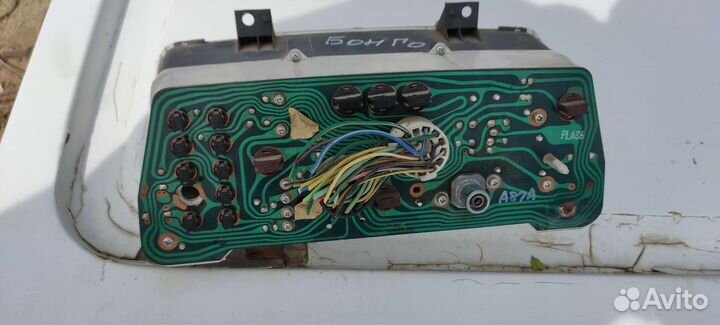 Щиток приборов (приборная панель) Mazda E2200