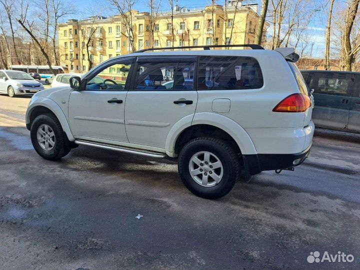 Двери от Mitsubishi Pajero Sport 2008-2016
