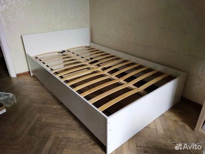 Кровать новая 140х200