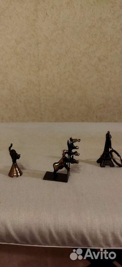 Статуэтки