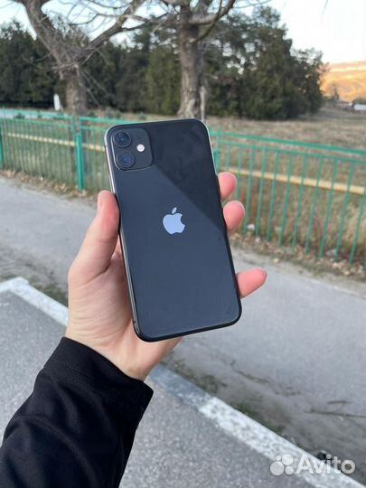 iPhone 11, 64 ГБ
