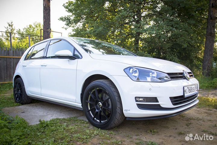 Накладки на пороги Volkswagen Golf 7 2012-2020